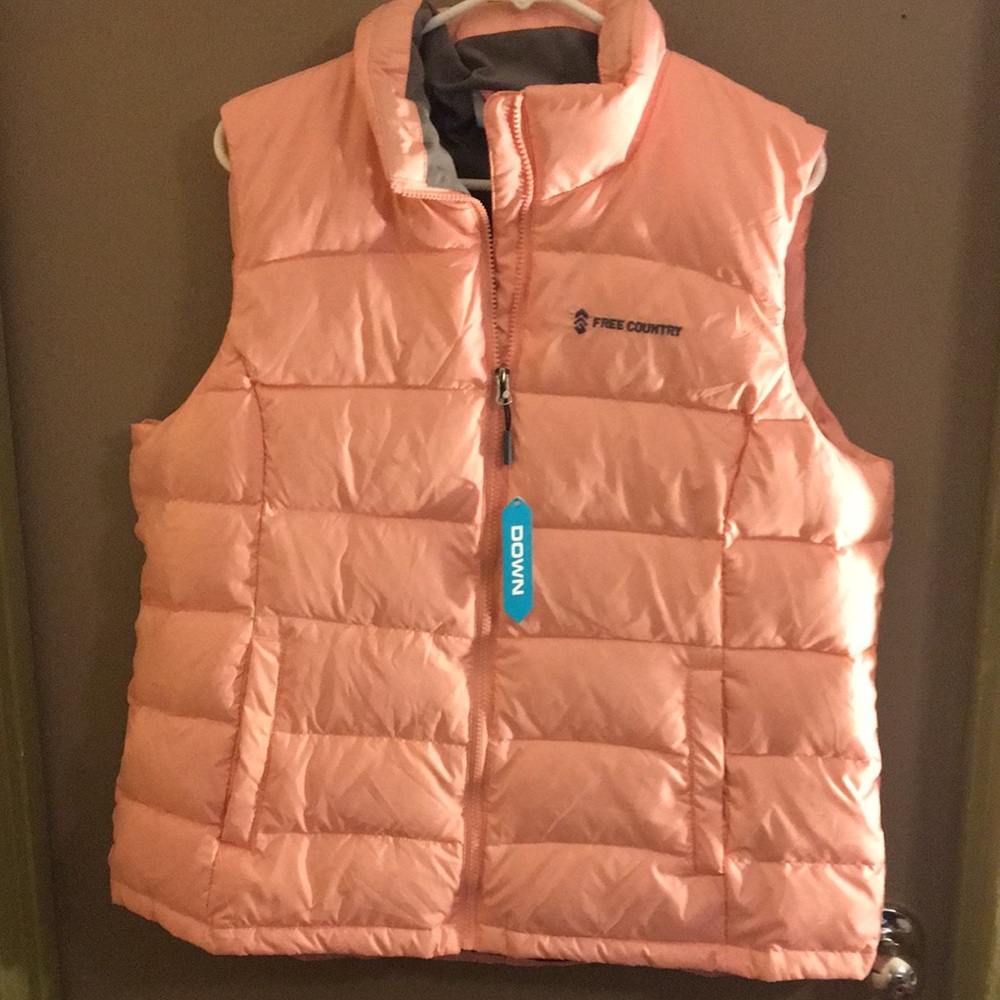 NWT Free Country down vest